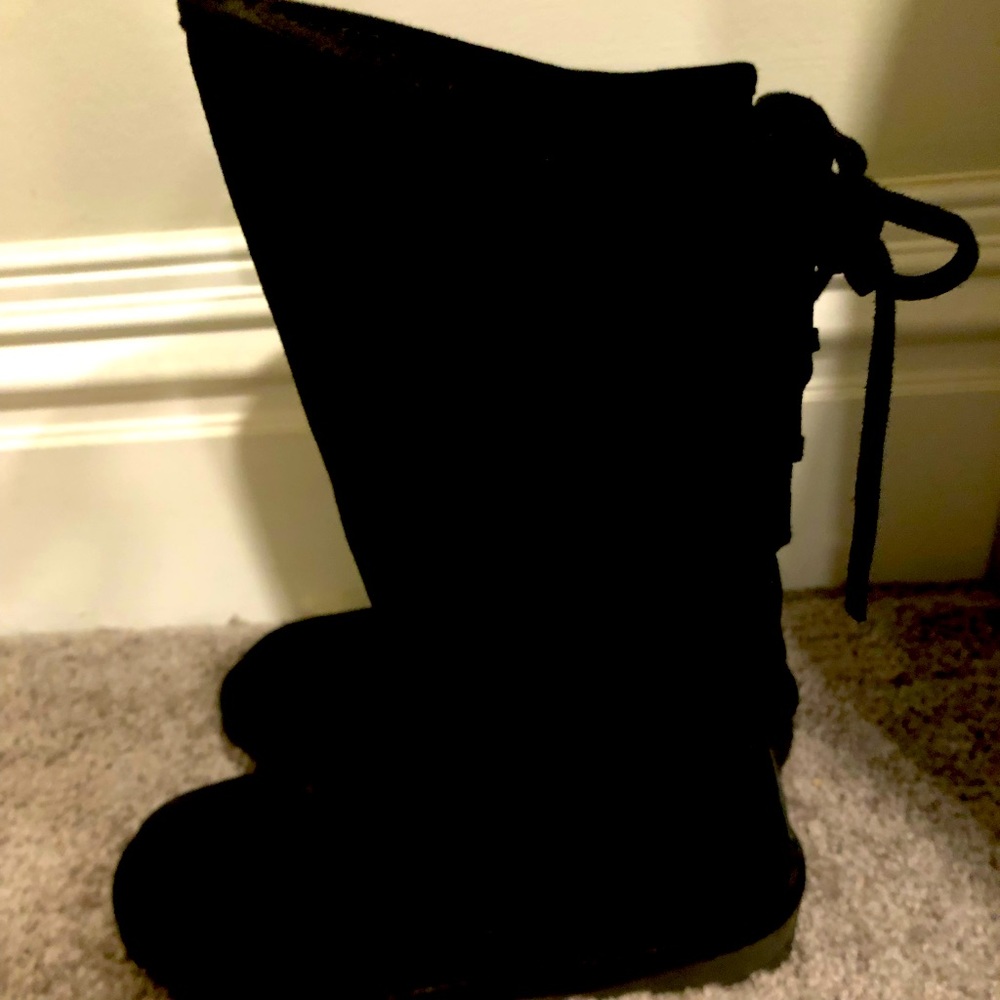 COPY - Black warm bear paw boots only worn a few times because they were too bi…